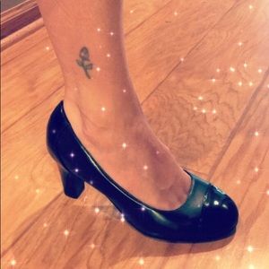 Comfortable Black Pumps 6.5